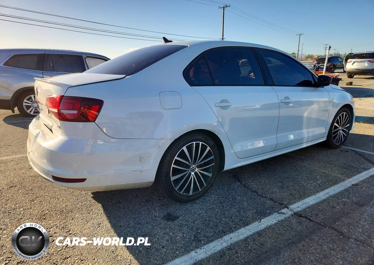 2016 Volkswagen Jetta Sport VIN:3VWD17AJ1GM266694 - 3