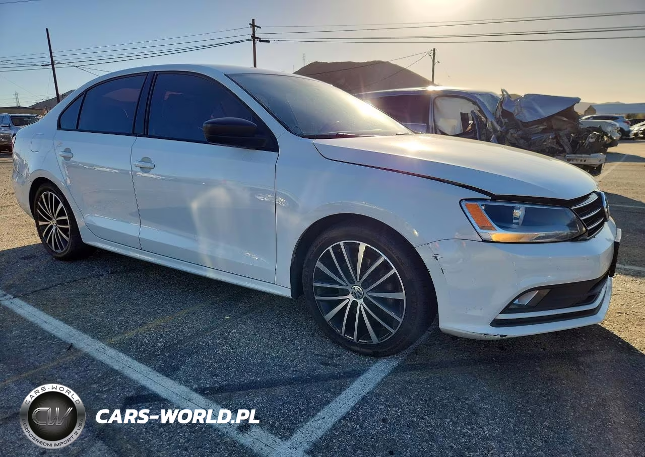 2016 Volkswagen Jetta Sport VIN:3VWD17AJ1GM266694 - 4
