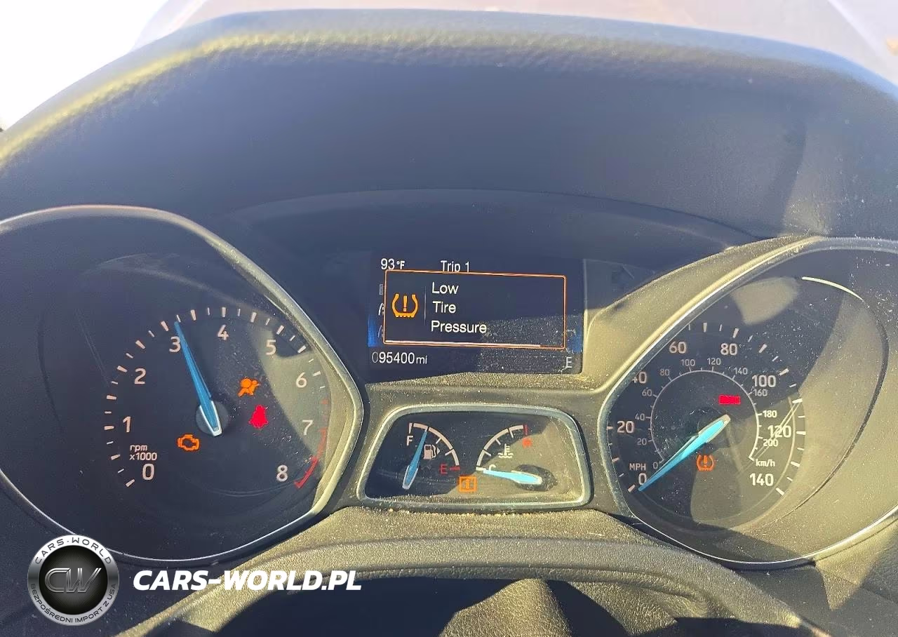 2018 Ford Focus Se VIN:1FADP3FE6JL284354 - 9