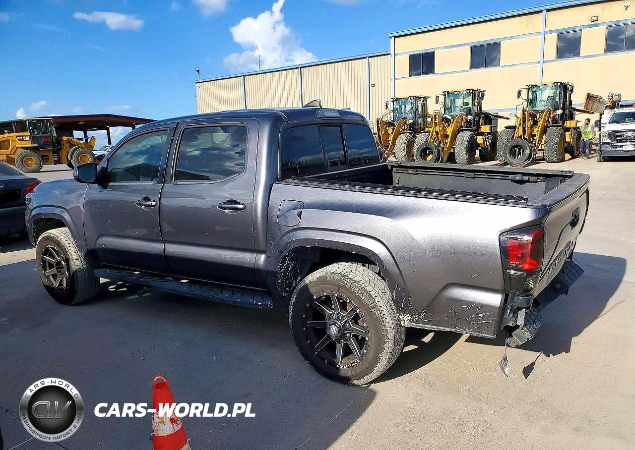 2018 Toyota Tacoma Sr VIN:5TFAX5GNXJX111596 - 2