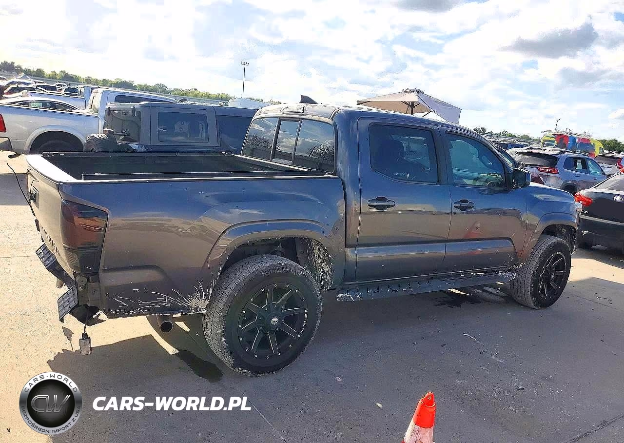 2018 Toyota Tacoma Sr VIN:5TFAX5GNXJX111596 - 3