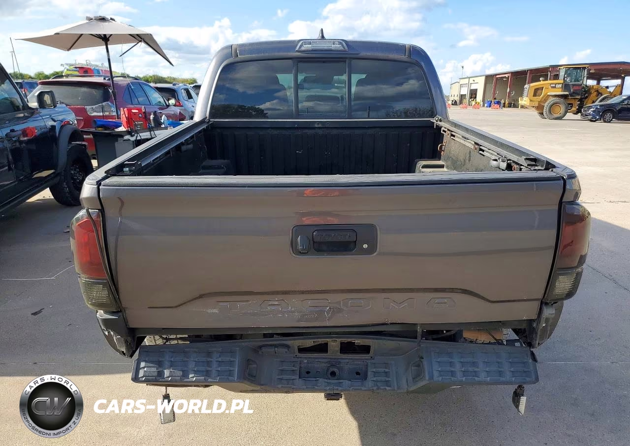 2018 Toyota Tacoma Sr VIN:5TFAX5GNXJX111596 - 6