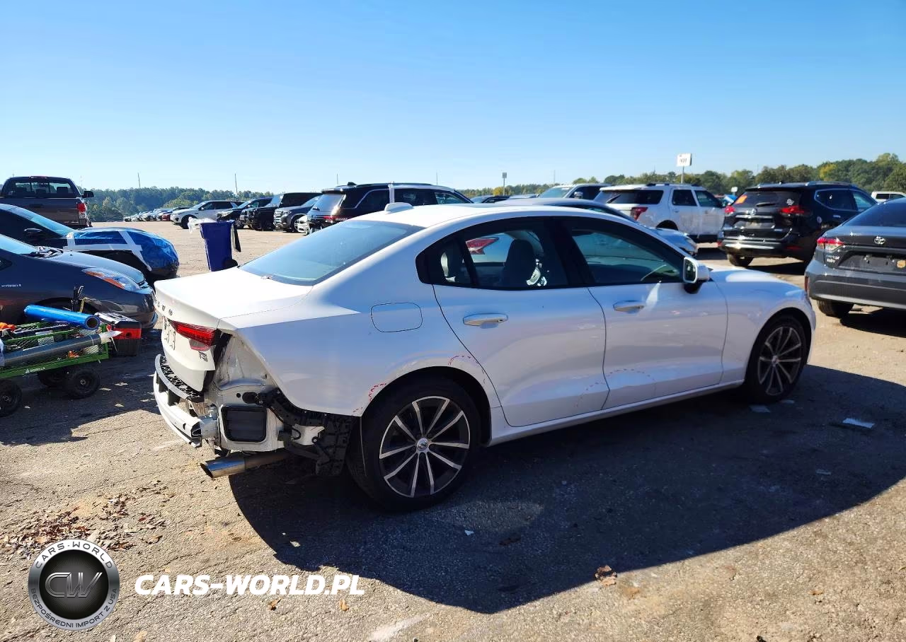 2021 Volvo S60 T5 Momentum VIN:7JR102FK1MG081775 - 3