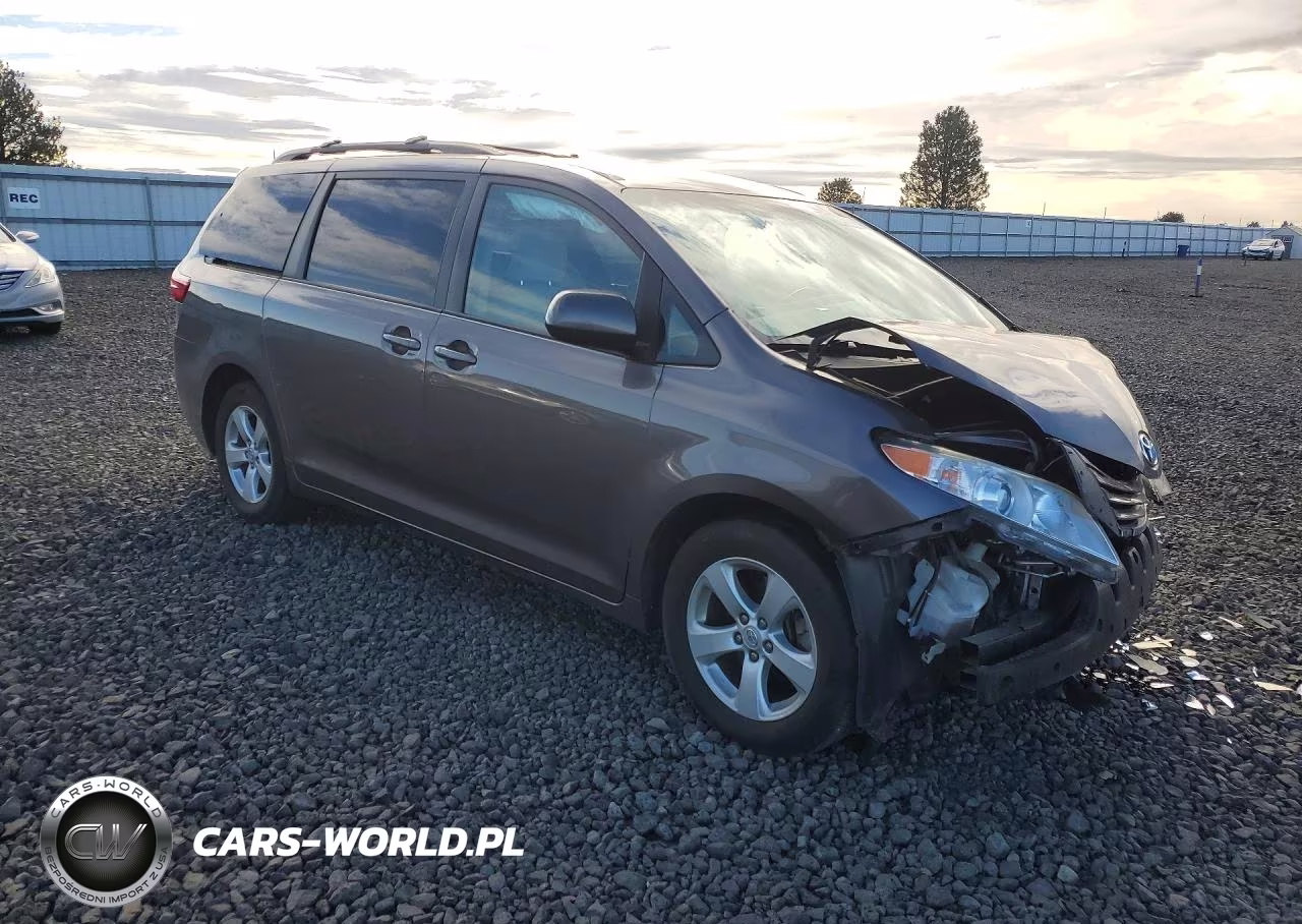 2017 Toyota Sienna Le VIN:5TDKZ3DC0HS833343 - 4