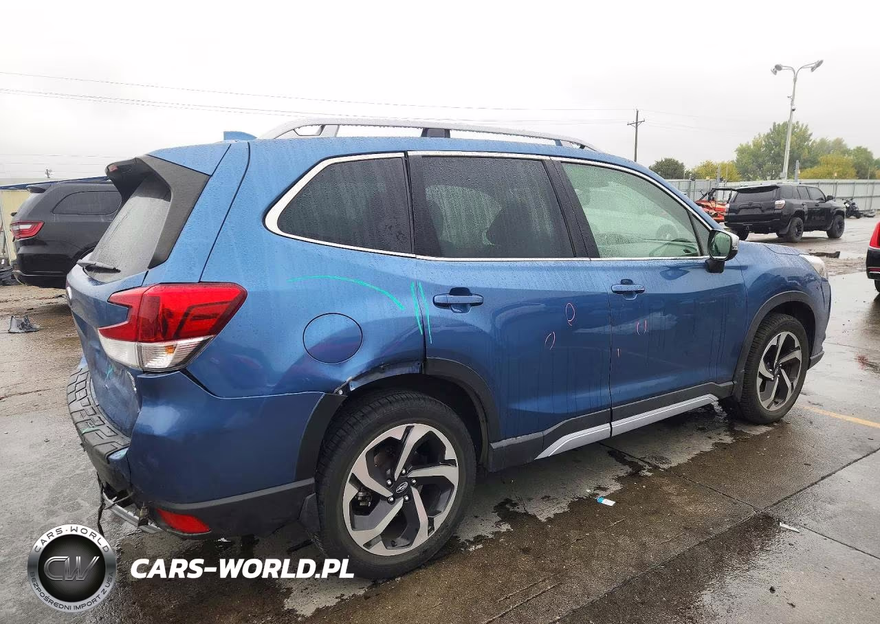 2022 Subaru Forester Touring VIN:JF2SKARC2NH439524 - 3