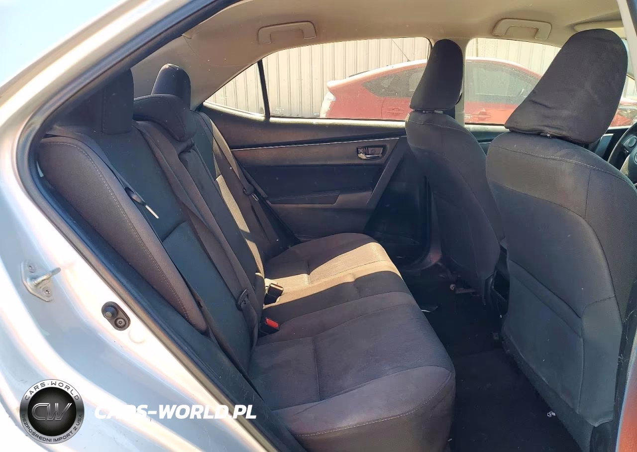 2017 Toyota Corolla Le VIN:5YFBURHEXHP703964 - 10