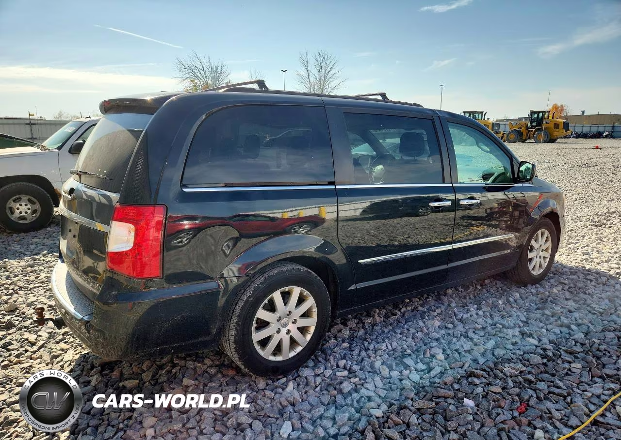 2015 Chrysler Town & Country Touring VIN:2C4RC1BG7FR646147 - 3