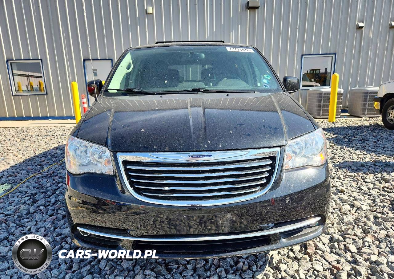 2015 Chrysler Town & Country Touring VIN:2C4RC1BG7FR646147 - 5