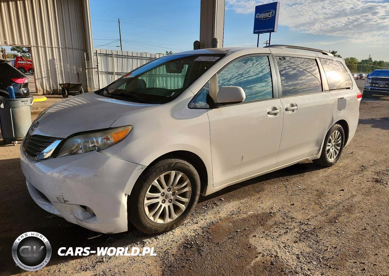 2014 Toyota Sienna Xle 8-Passenger – zdjęcie 1 z 13