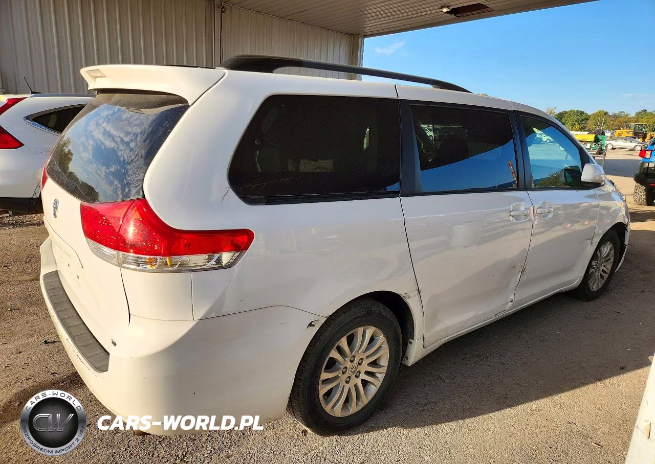 2014 Toyota Sienna Xle 8-Passenger VIN:5TDYK3DC0ES454627 - 3