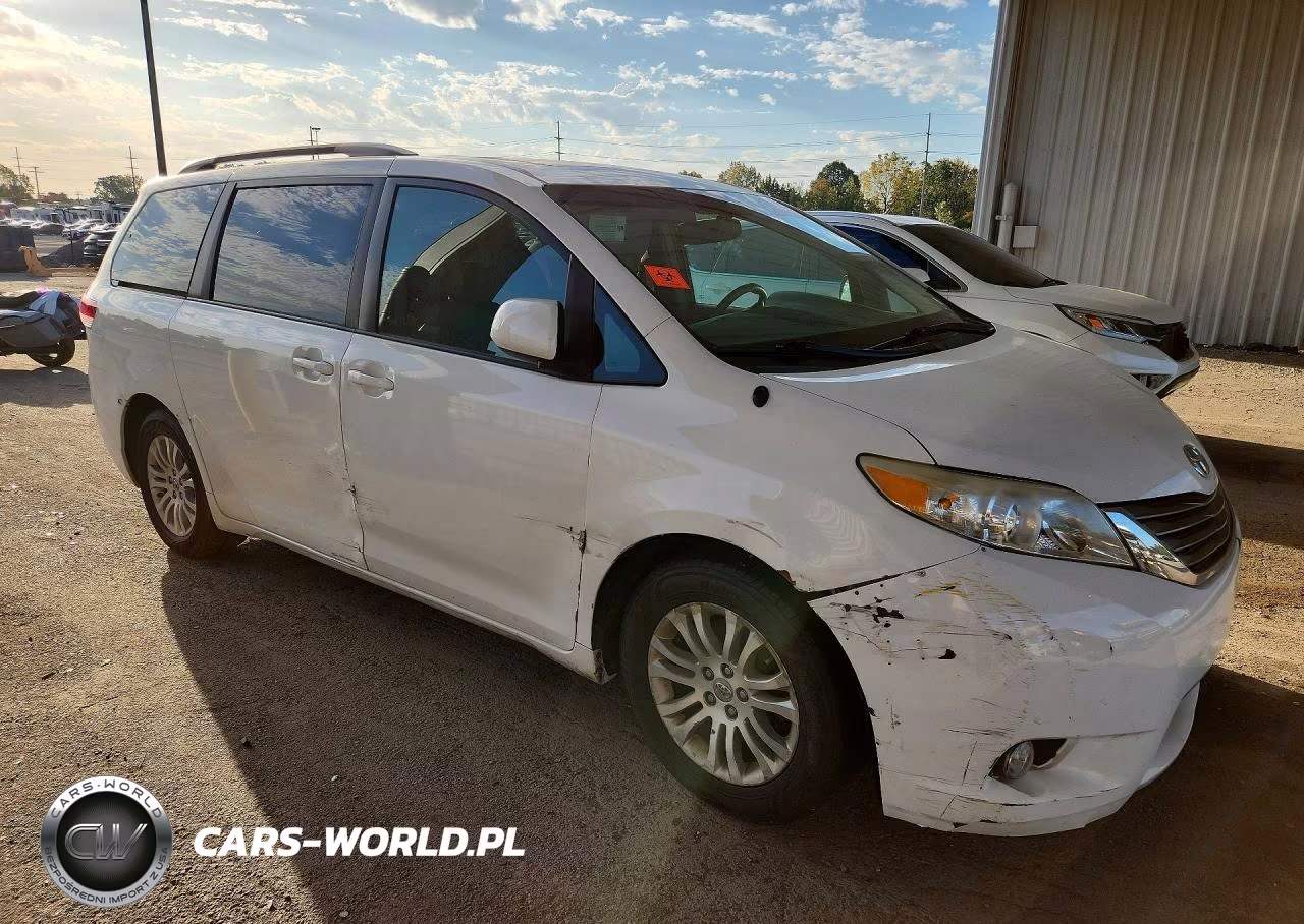 2014 Toyota Sienna Xle 8-Passenger VIN:5TDYK3DC0ES454627 - 4