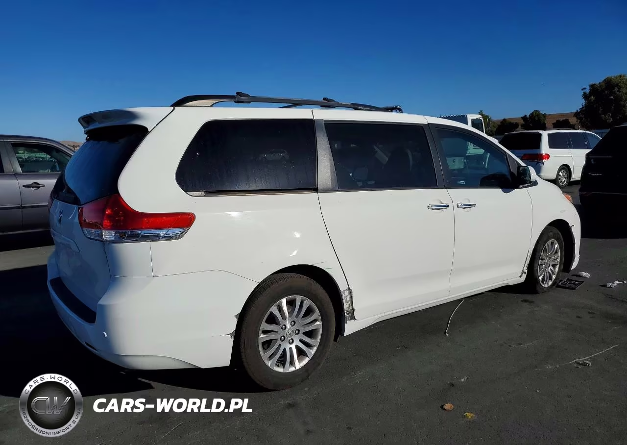 2011 Toyota Sienna Xle 8-Passenger VIN:5TDYK3DC5BS114899 - 3