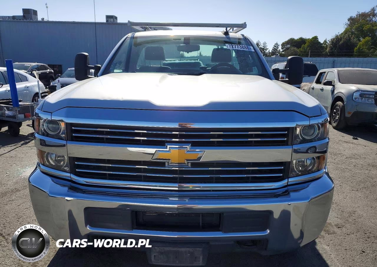 2018 Chevrolet Silverado C2500 Heavy Duty VIN:1GB0CUEG9JZ281012 - 5