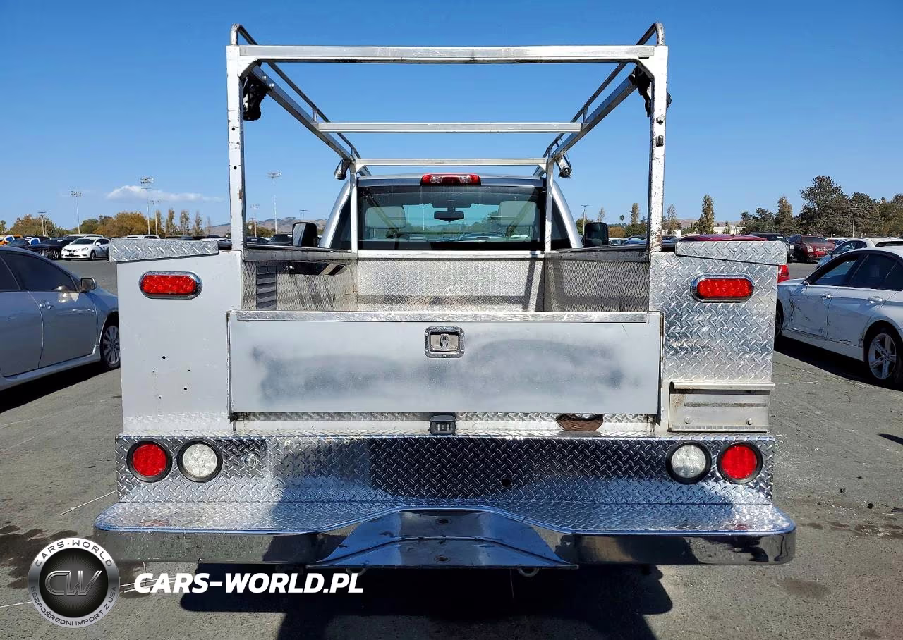 2018 Chevrolet Silverado C2500 Heavy Duty VIN:1GB0CUEG9JZ281012 - 6