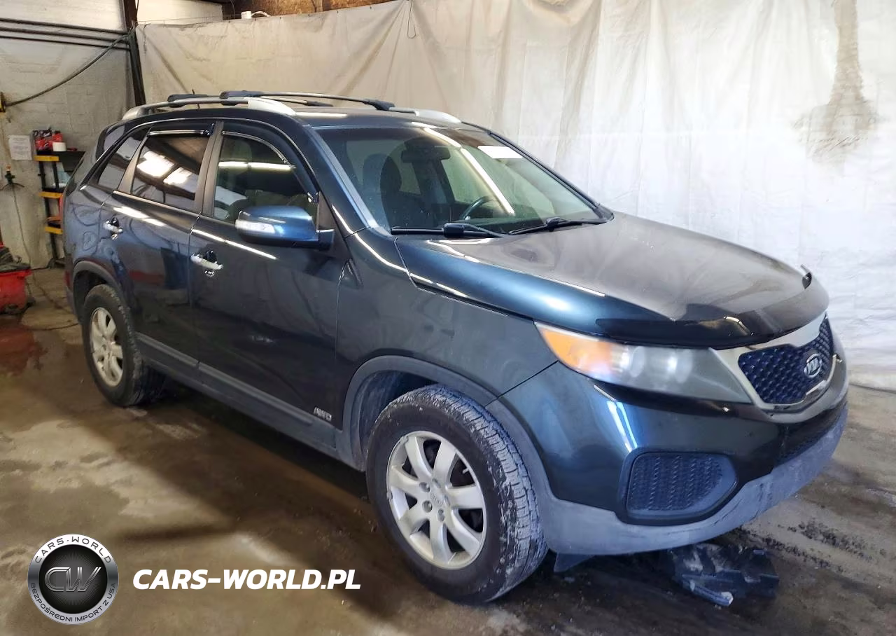 2011 Kia Sorento Lx VIN:5XYKTDA29BG110128 - 4
