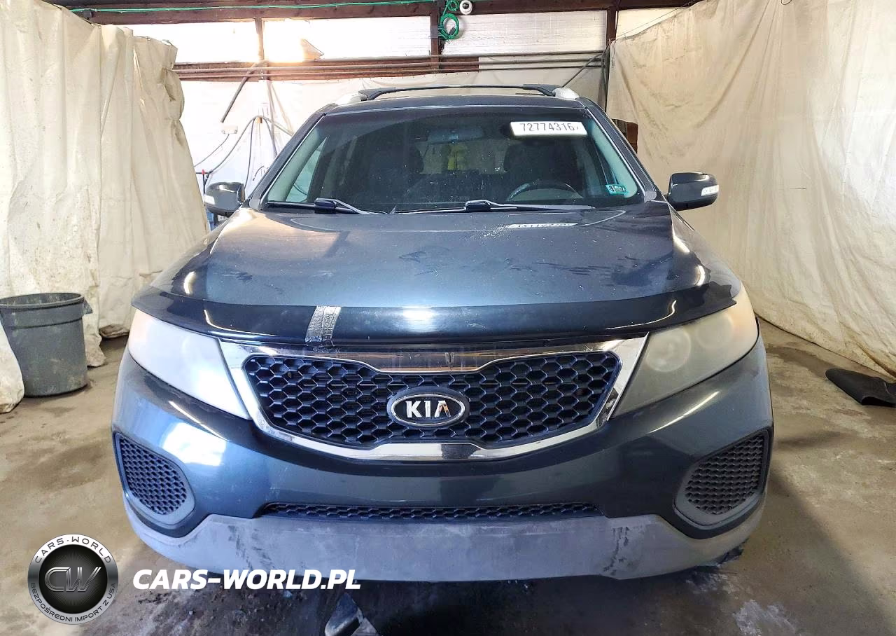 2011 Kia Sorento Lx VIN:5XYKTDA29BG110128 - 5