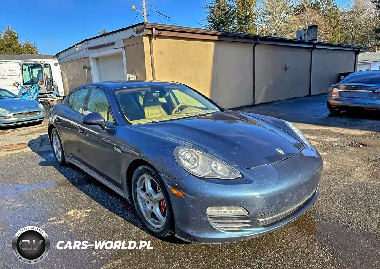 2013 Porsche Panamera 2