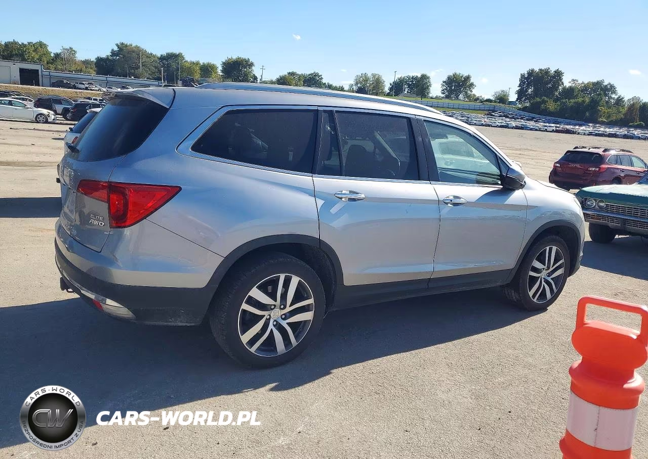 2016 Honda Pilot Elite VIN:5FNYF6H02GB018200 - 3