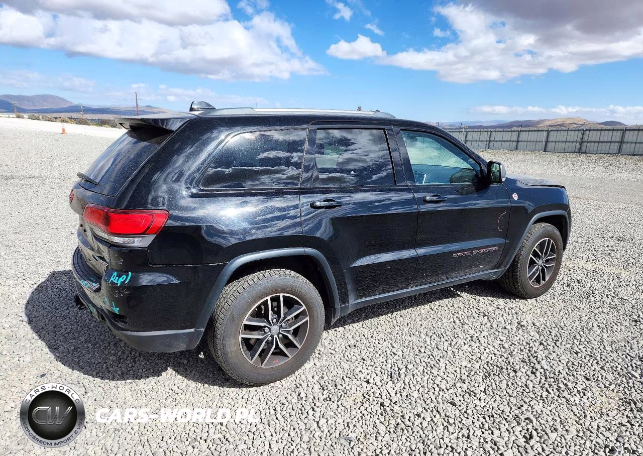 2017 Jeep Grand Cherokee Trailhawk VIN:1C4RJFLG2HC866499 - 3