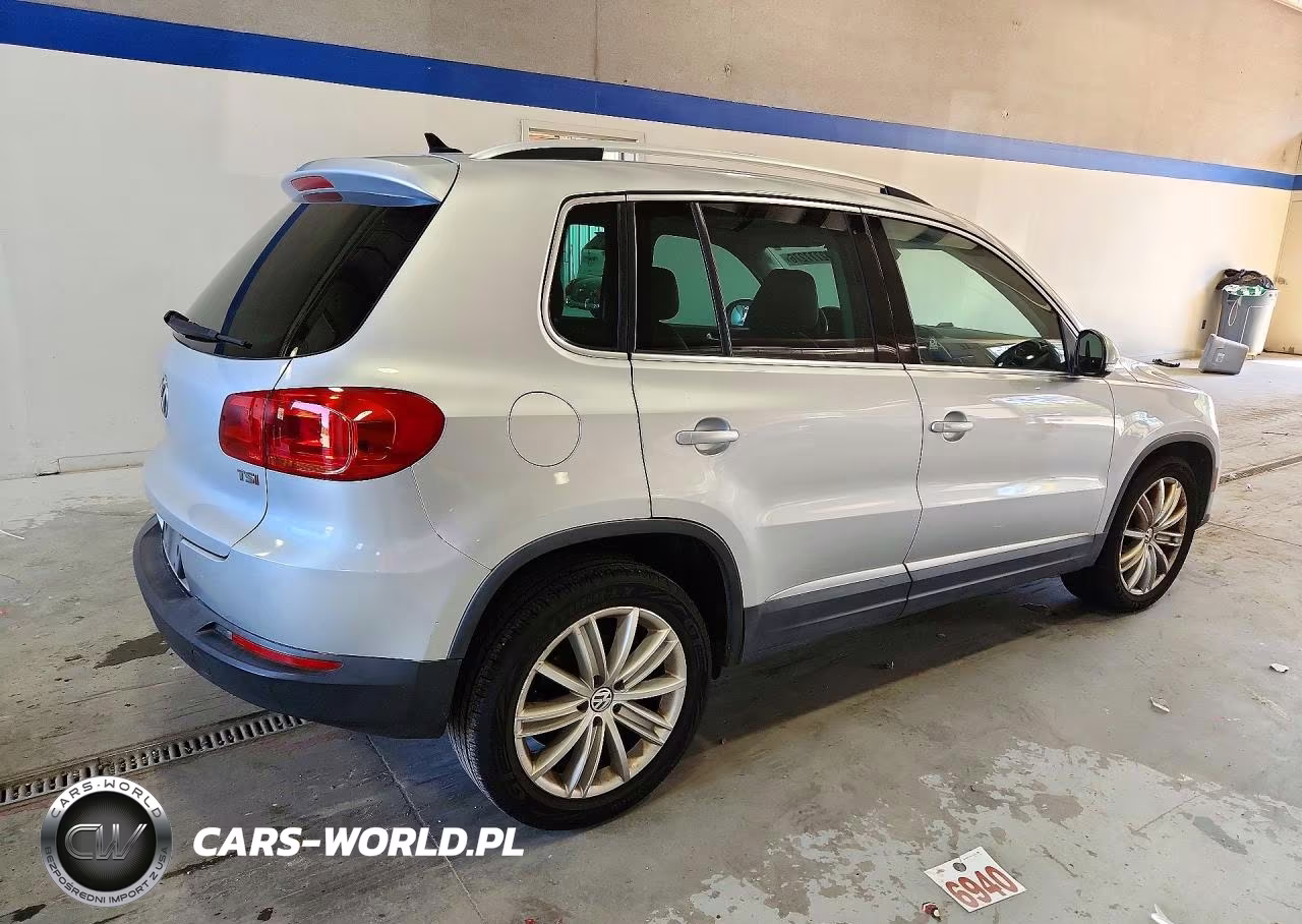 2016 Volkswagen Tiguan S VIN:WVGAV7AX4GW574873 - 3