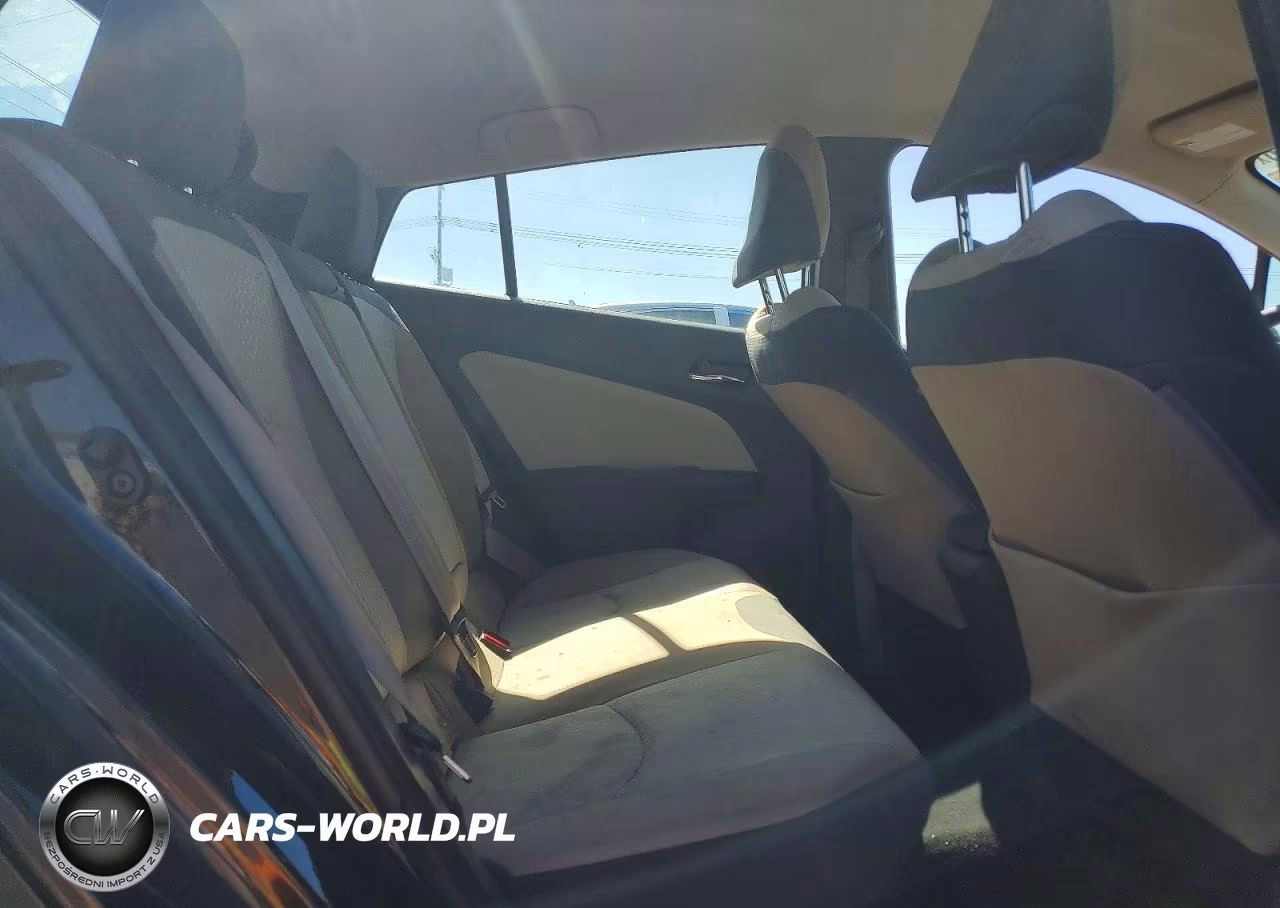 2018 Toyota Prius Two VIN:JTDKBRFU0J3587141 - 10