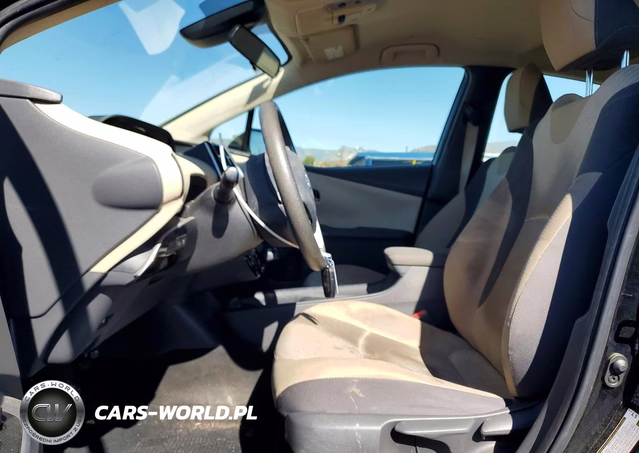 2018 Toyota Prius Two VIN:JTDKBRFU0J3587141 - 7