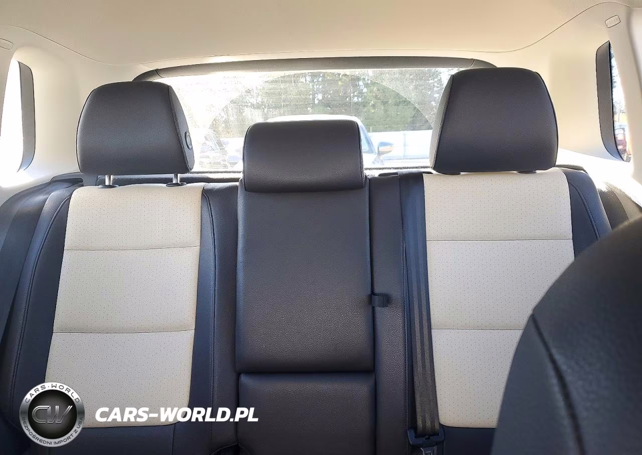 2016 Volkswagen Tiguan S VIN:WVGBV7AX5GW580668 - 10