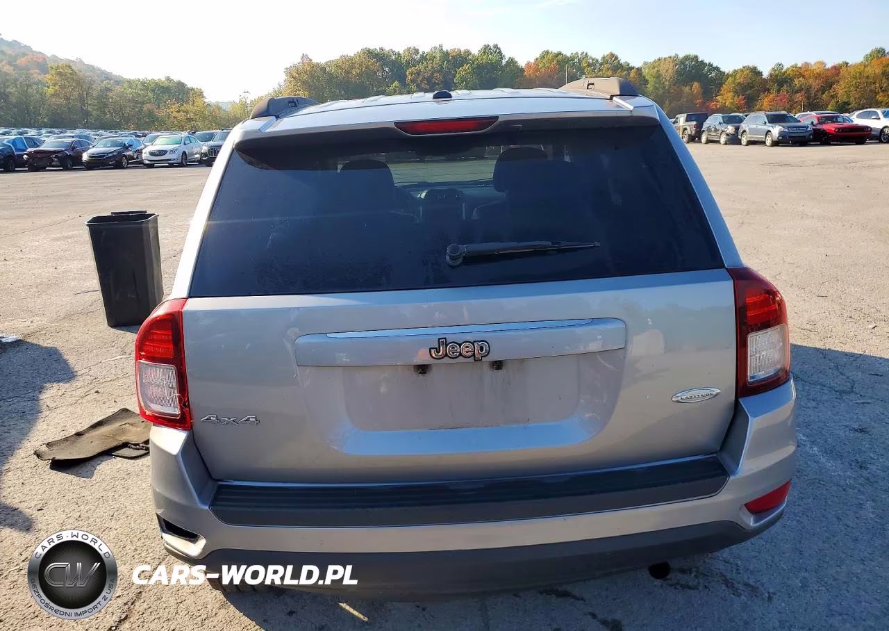 2016 Jeep Compass Latitude VIN:1C4NJDEB0GD757911 - 6