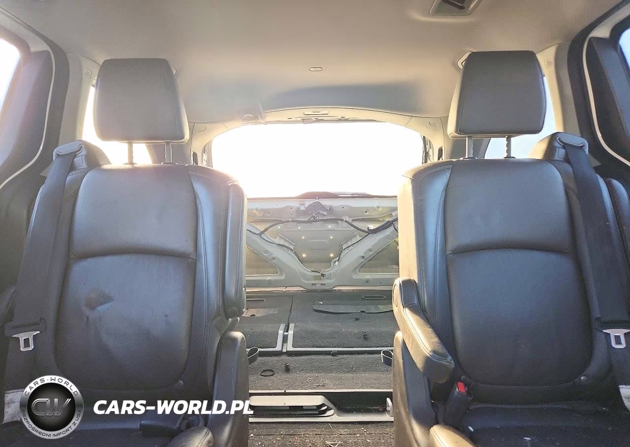 2018 Honda Odyssey Elite VIN:5FNRL6H9XJB108097 - 10