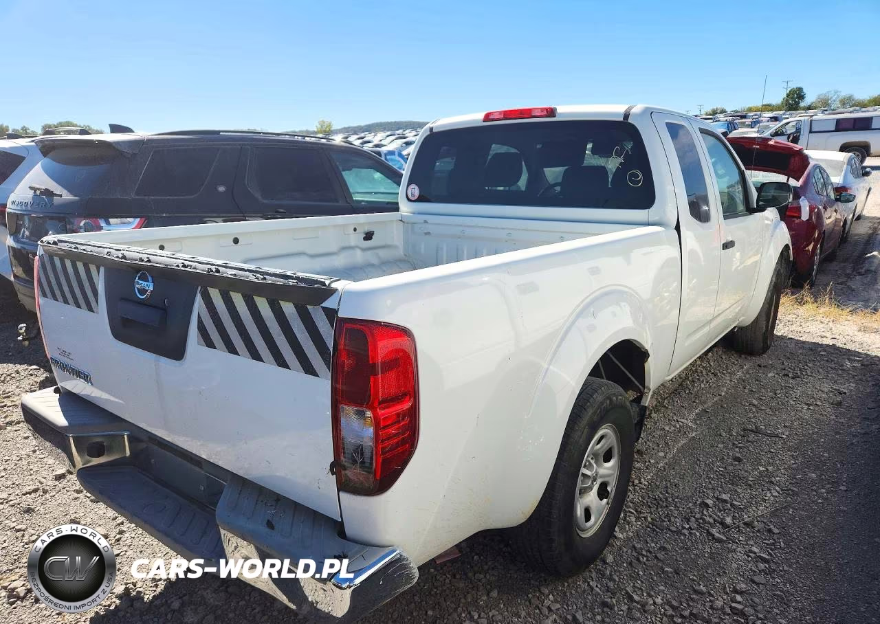 2015 Nissan Frontier S VIN:1N6BD0CTXFN746063 - 3
