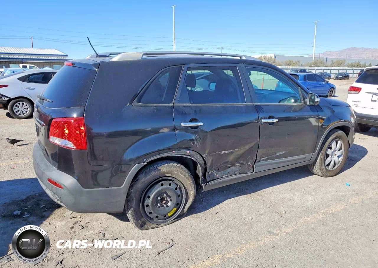 2011 Kia Sorento Base VIN:5XYKT3A1XBG076380 - 3