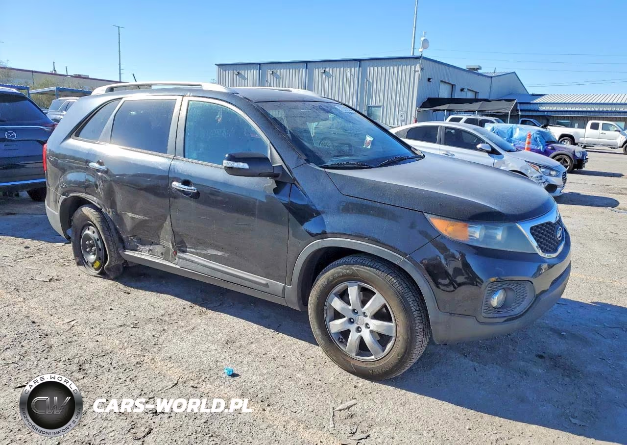 2011 Kia Sorento Base VIN:5XYKT3A1XBG076380 - 4