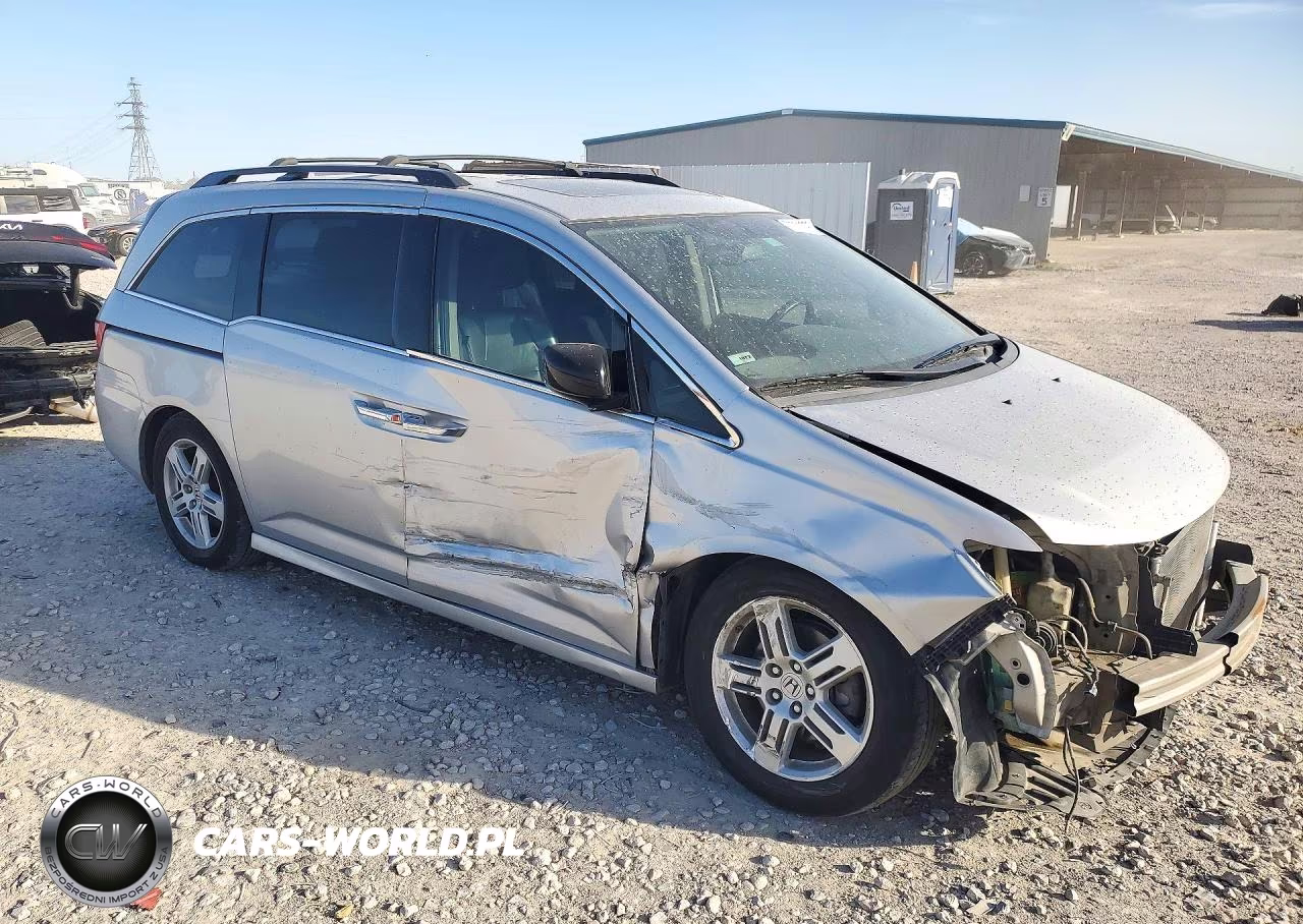2013 Honda Odyssey Touring VIN:5FNRL5H9XDB017281 - 4