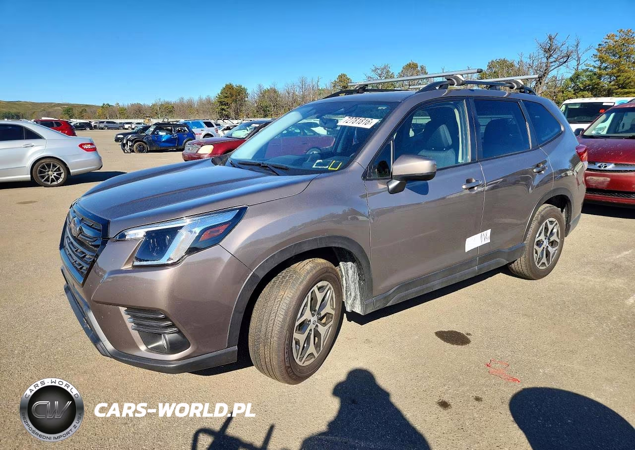 2023 Subaru Forester Premium VIN:JF2SKADC4PH530045 - 1