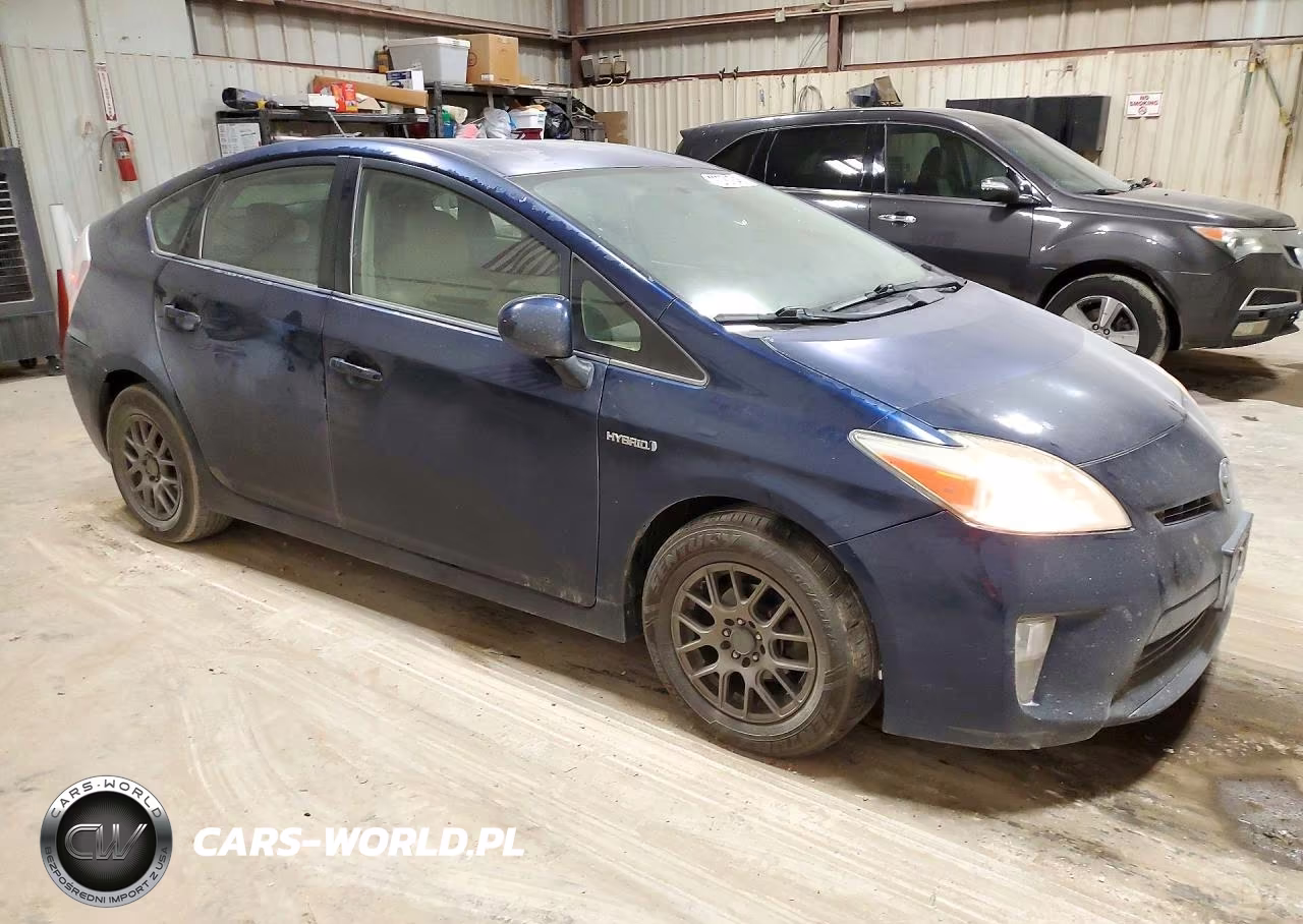 2013 Toyota Prius Two VIN:JTDKN3DU6D1635491 - 4