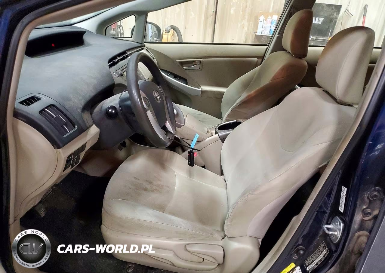 2013 Toyota Prius Two VIN:JTDKN3DU6D1635491 - 7
