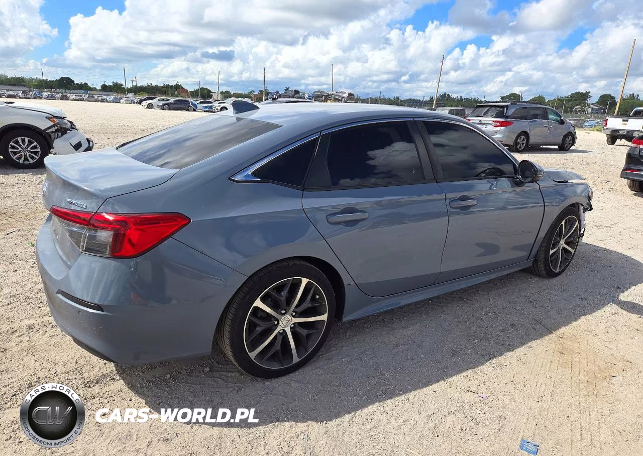 2024 Honda Civic Touring VIN:2HGFE1F94RH302568 - 3