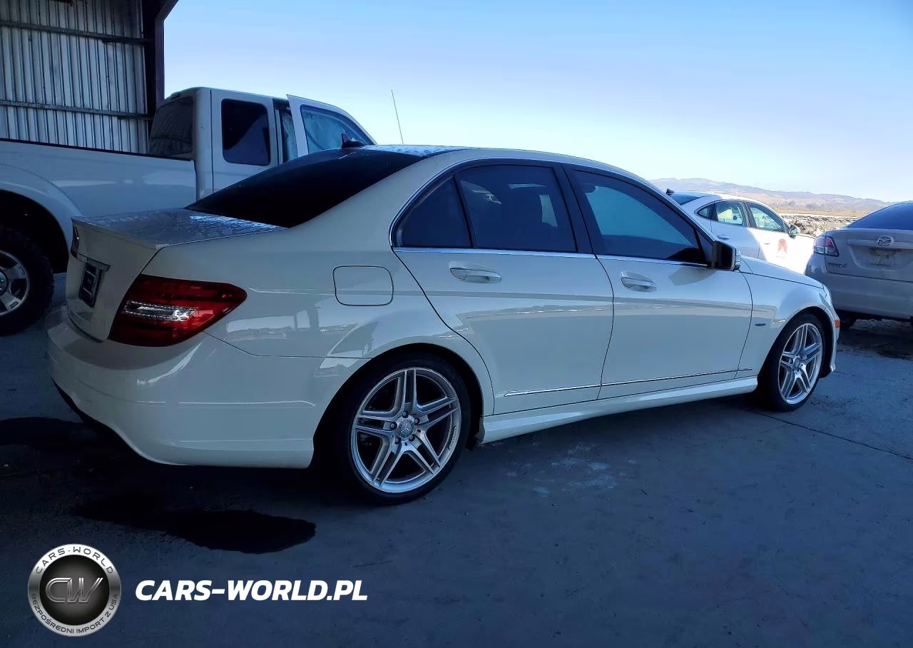 2012 Mercedes-Benz C 250 VIN:WDDGF4HB9CR192275 - 3