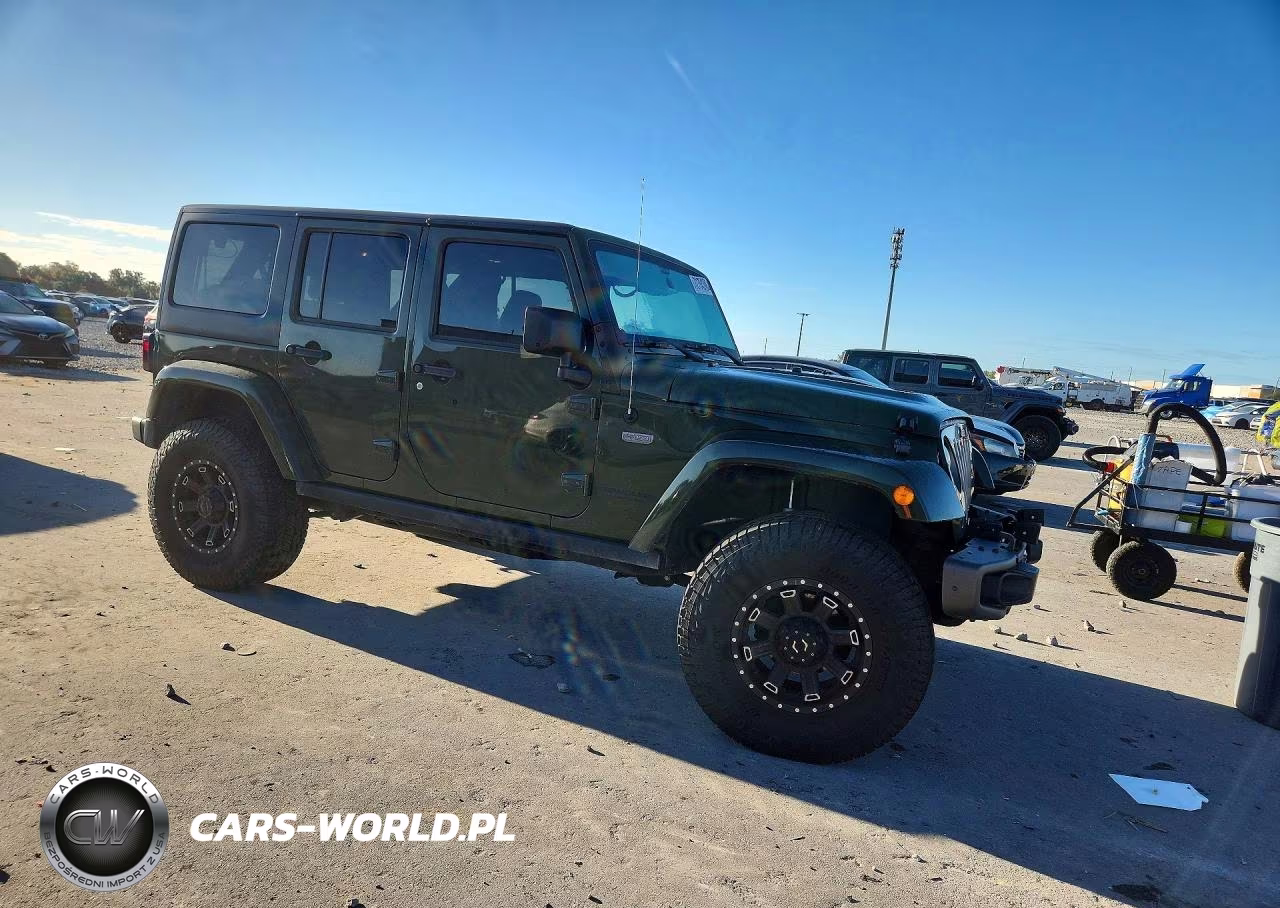 2016 Jeep Wrangler Unlimited Sahara VIN:1C4BJWEGXGL310891 - 4