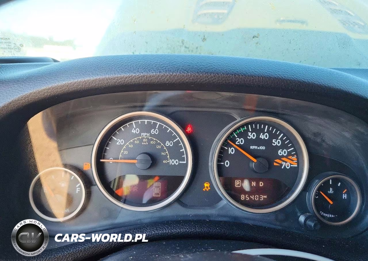 2016 Jeep Wrangler Unlimited Sahara VIN:1C4BJWEGXGL310891 - 9