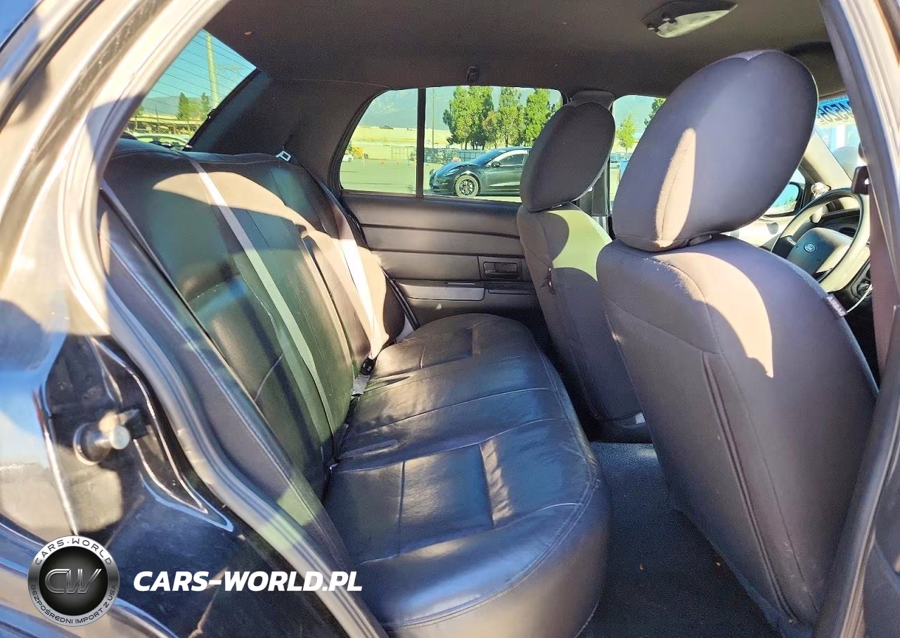 2011 Ford Crown Victoria Police Interceptor VIN:2FABP7BV1BX106795 - 10