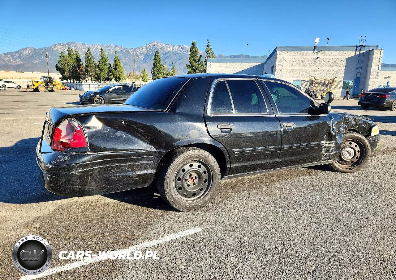 2011 Ford Crown Victoria Police Interceptor VIN:2FABP7BV1BX106795 - 3