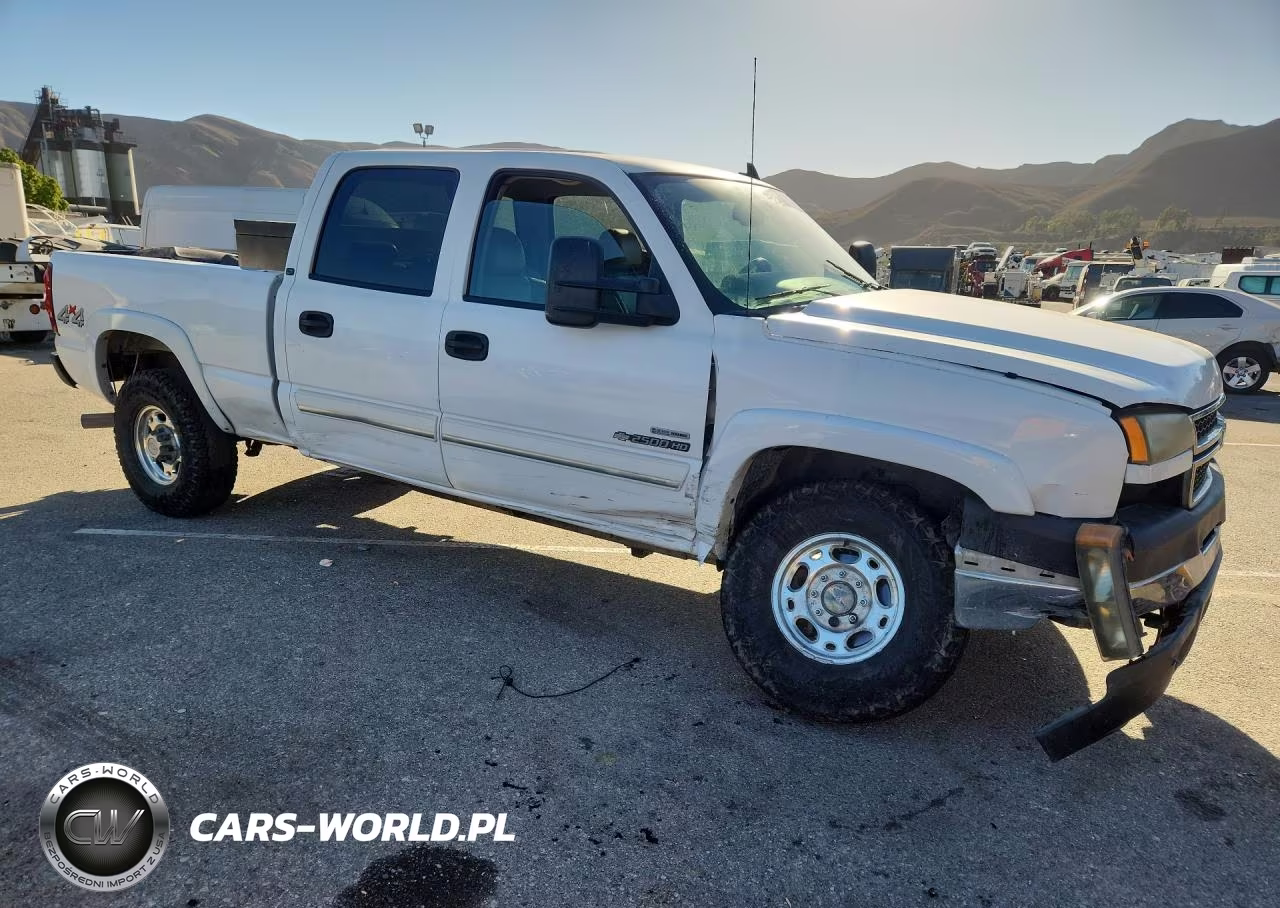 2007 Chevrolet Silverado K2500 Heavy Duty VIN:1GCHK23D67F155330 - 4