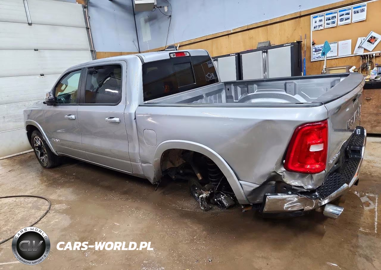 2026 Ram 1500 Laramie VIN:1C6SRFJP2TN249332 - 2