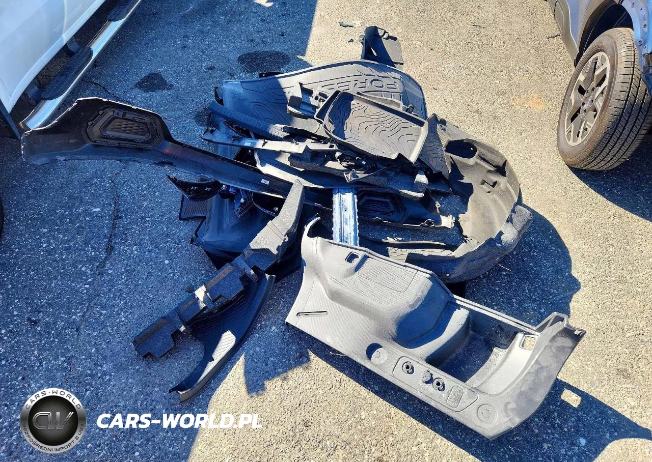 2025 Subaru Forester Premium VIN:JF2SLDDC7SH451184 - 13