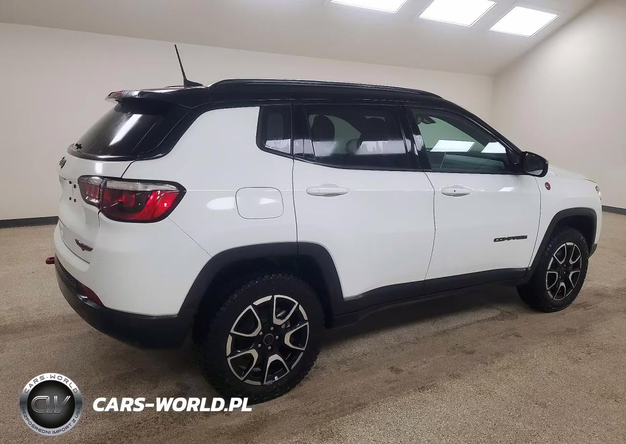 2025 Jeep Compass Trailhawk VIN:3C4NJDDN6ST543620 - 3