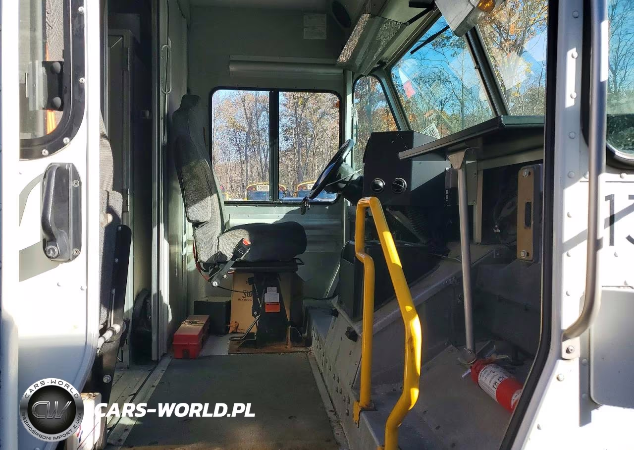 2013 Ford E450 Delivery Truck VIN:1FC4E4KL2DDA84015 - 7