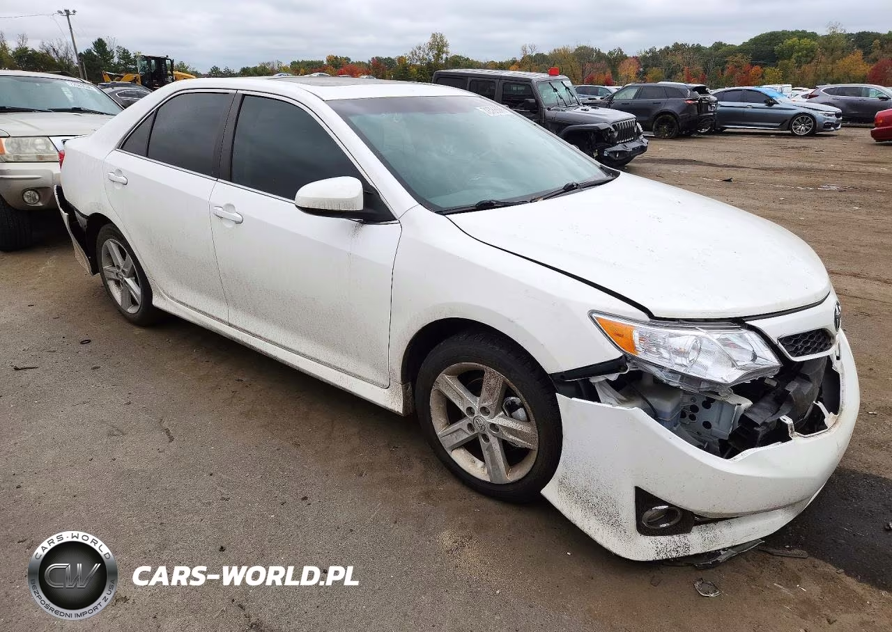 2013 Toyota Camry Se VIN:4T1BF1FK2DU711330 - 4
