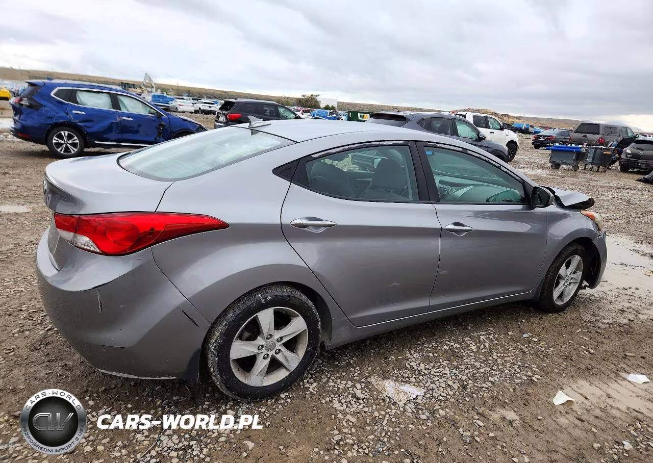 2013 Hyundai Elantra Gls VIN:KMHDH4AE5DU912869 - 3