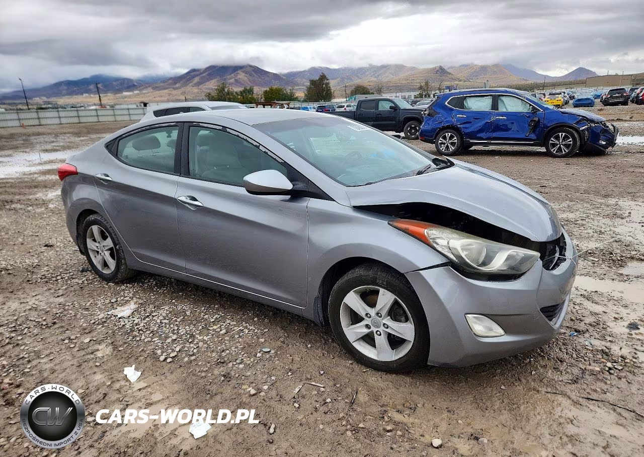 2013 Hyundai Elantra Gls VIN:KMHDH4AE5DU912869 - 4